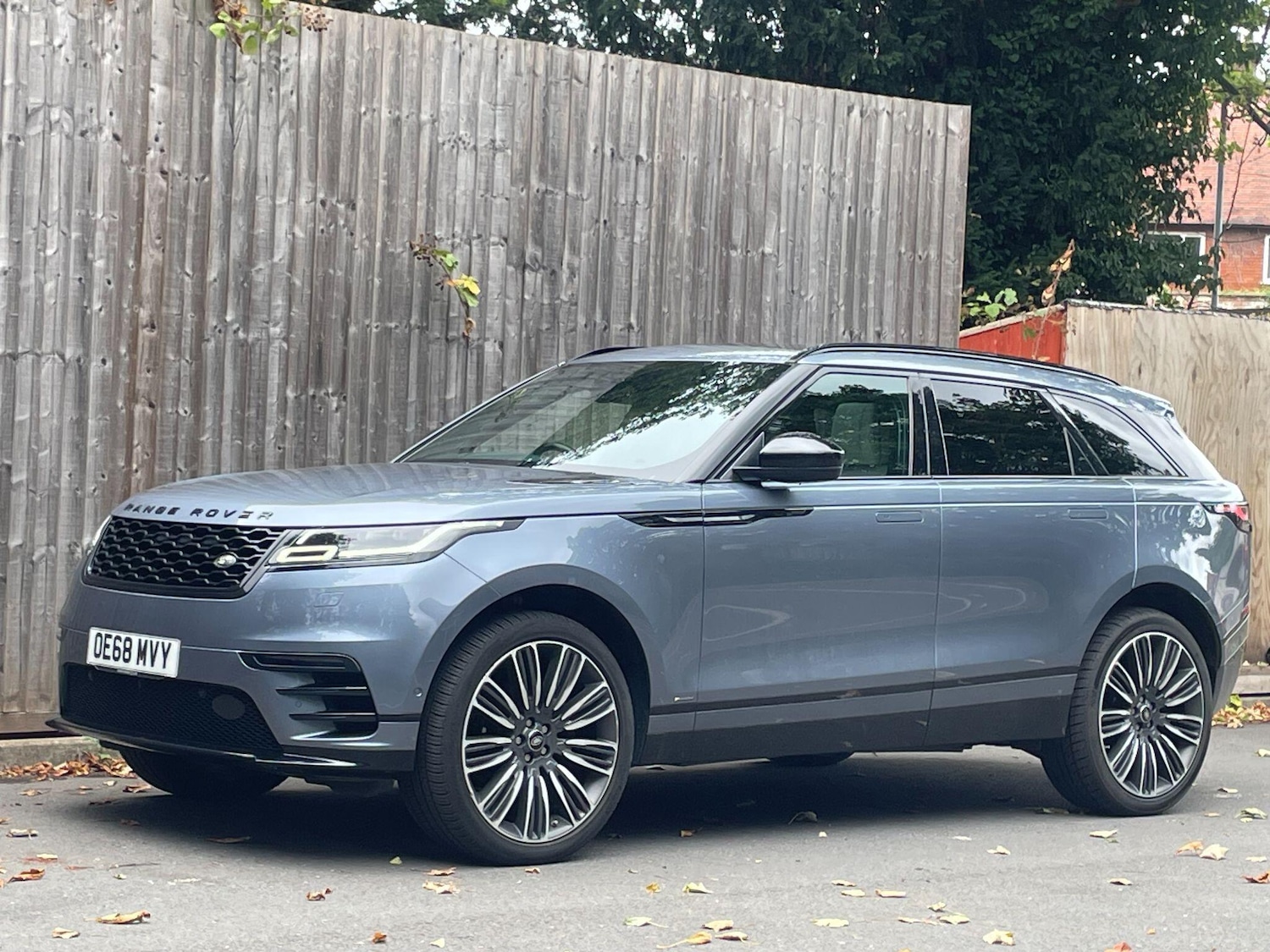 Used Land Rover Range Rover Velar 2018 for sale - 76989053: Photo 2