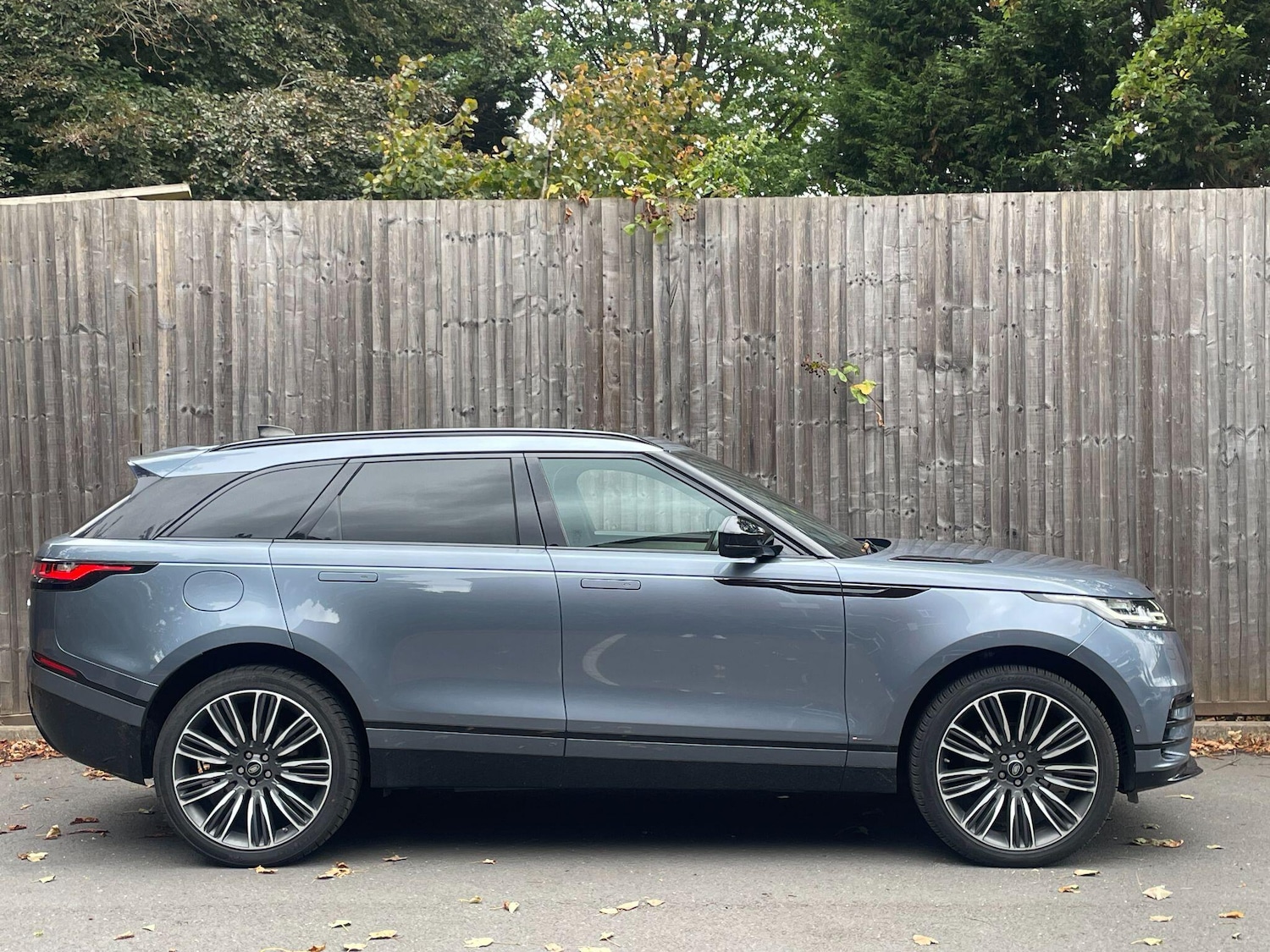 Used Land Rover Range Rover Velar 2018 for sale - 76989053: Photo 3