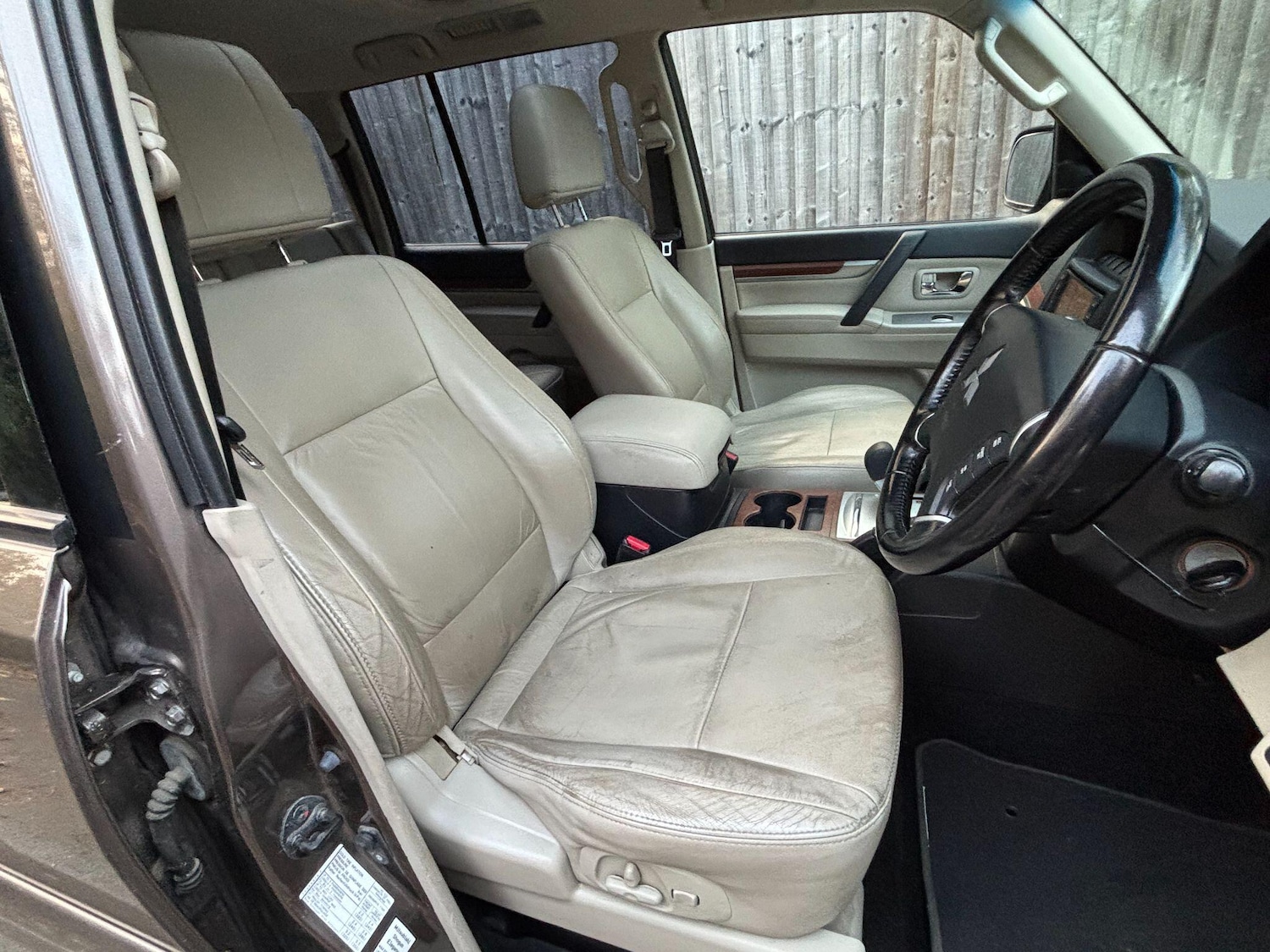 Used Mitsubishi Shogun 2011 for sale - 76398301: Photo 12