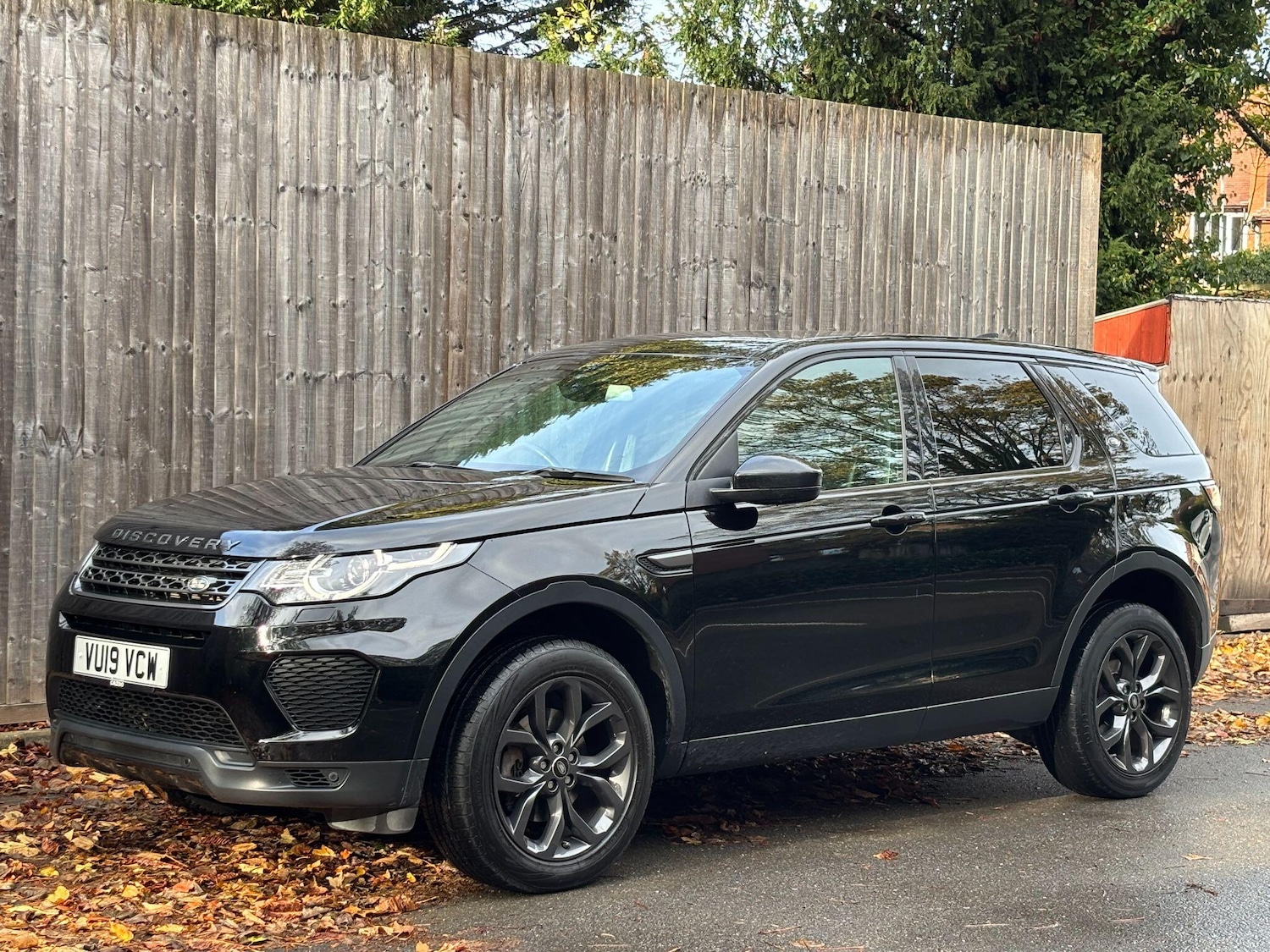 Used Land Rover Discovery Sport 2019 for sale - 76408397: Photo 2