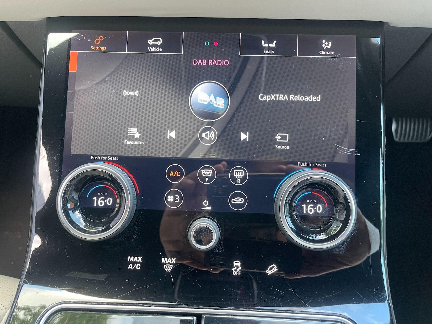 Used Land Rover Range Rover Velar 2018 for sale - 77598119: Photo 17