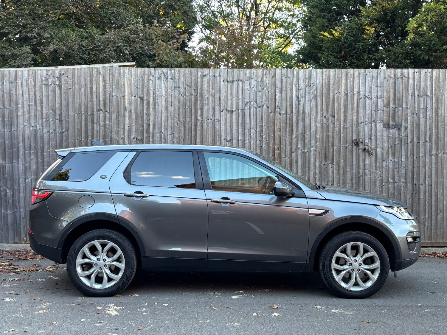 Used Land Rover Discovery Sport 2017 for sale - 76094506: Photo 3