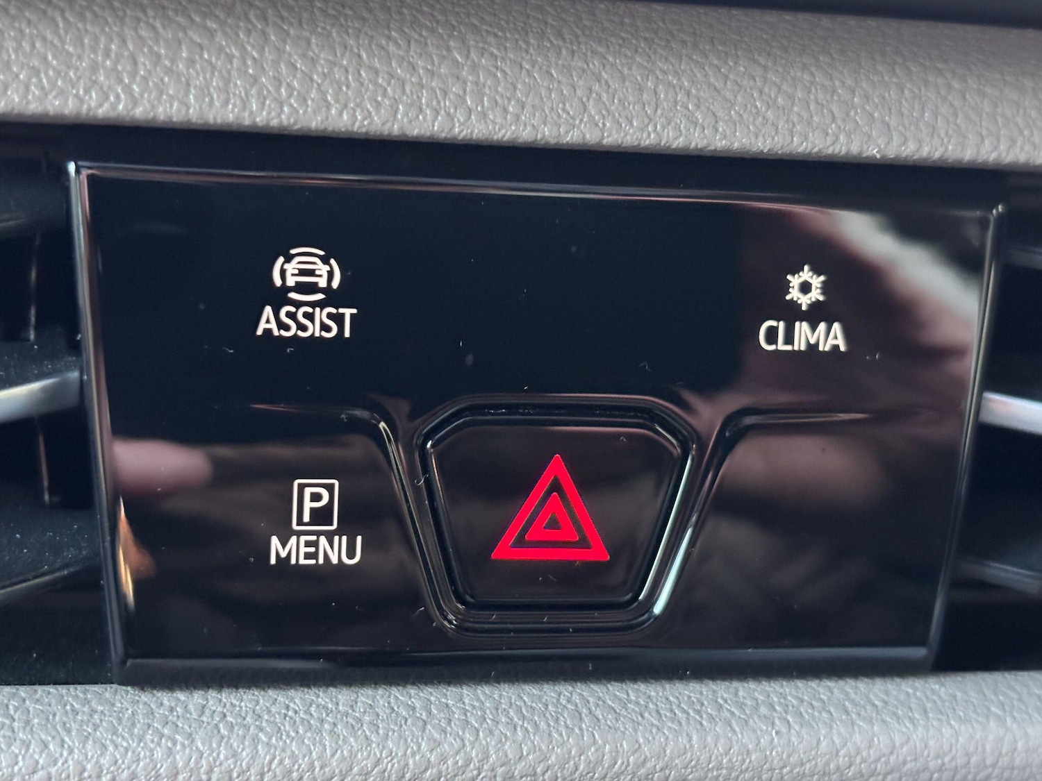 Used Volkswagen Multivan 2023 for sale - 77052441: Photo 10