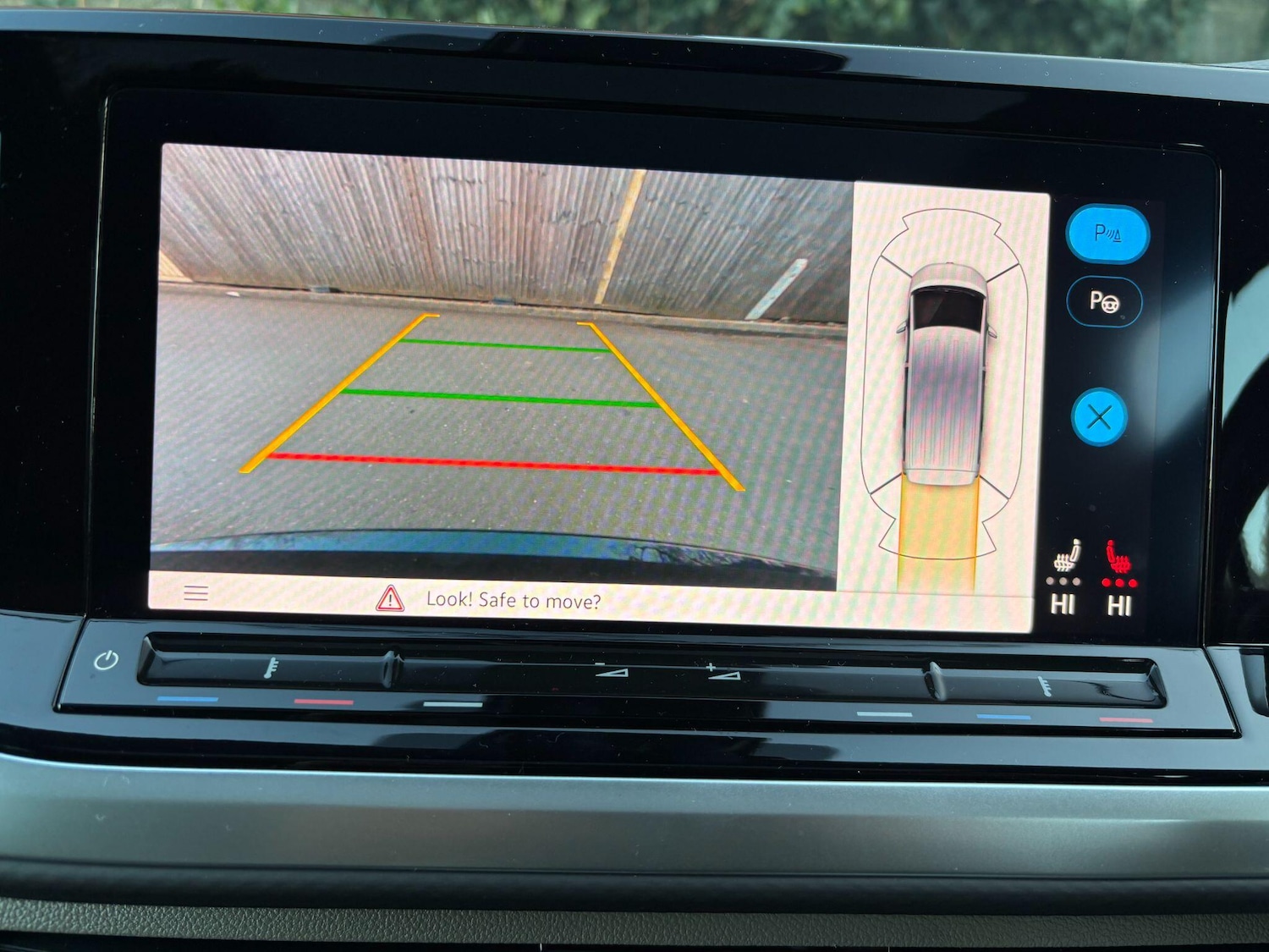 Used Volkswagen Multivan 2023 for sale - 77052441: Photo 13