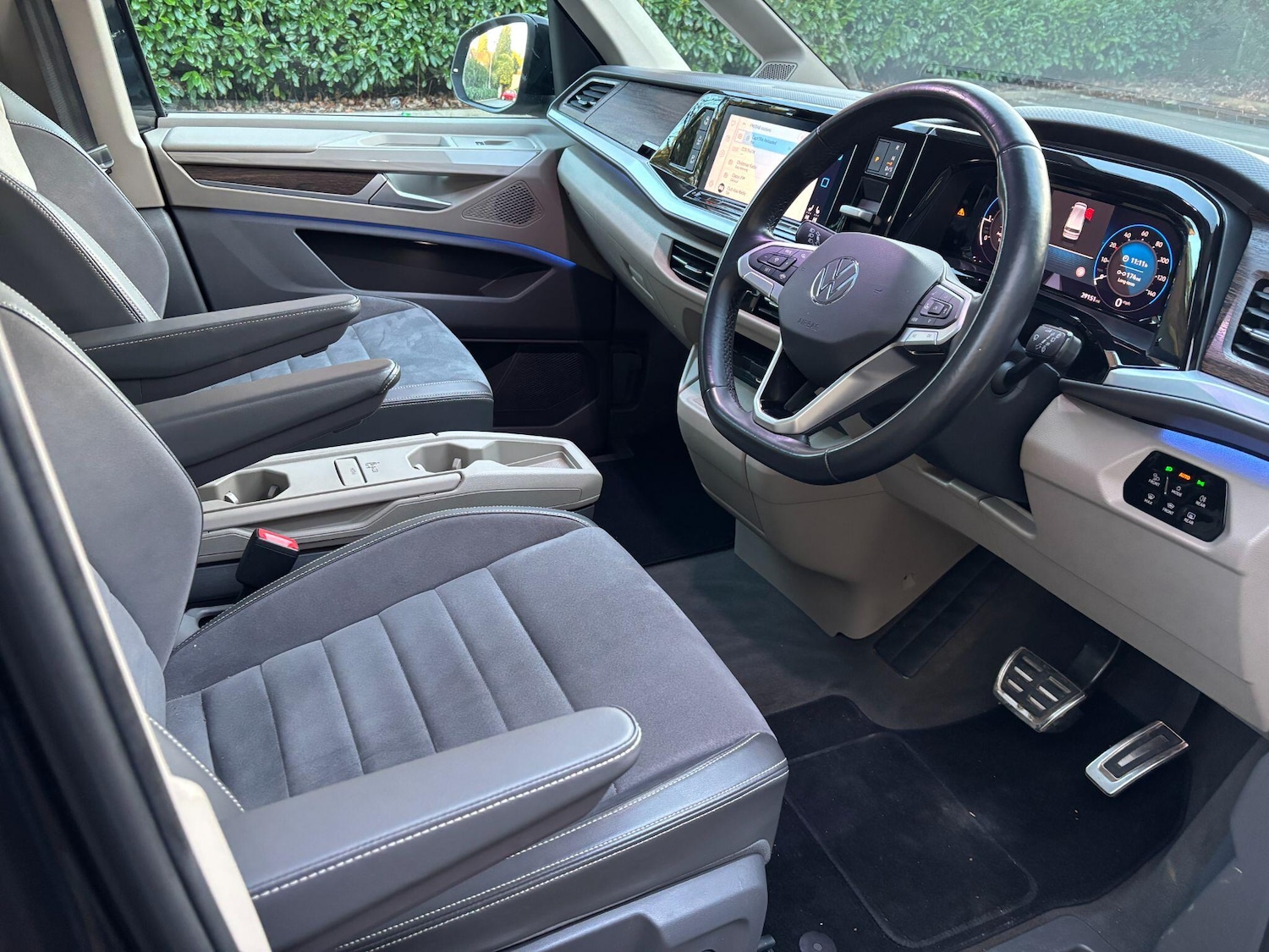 Used Volkswagen Multivan 2023 for sale - 77052441: Photo 14