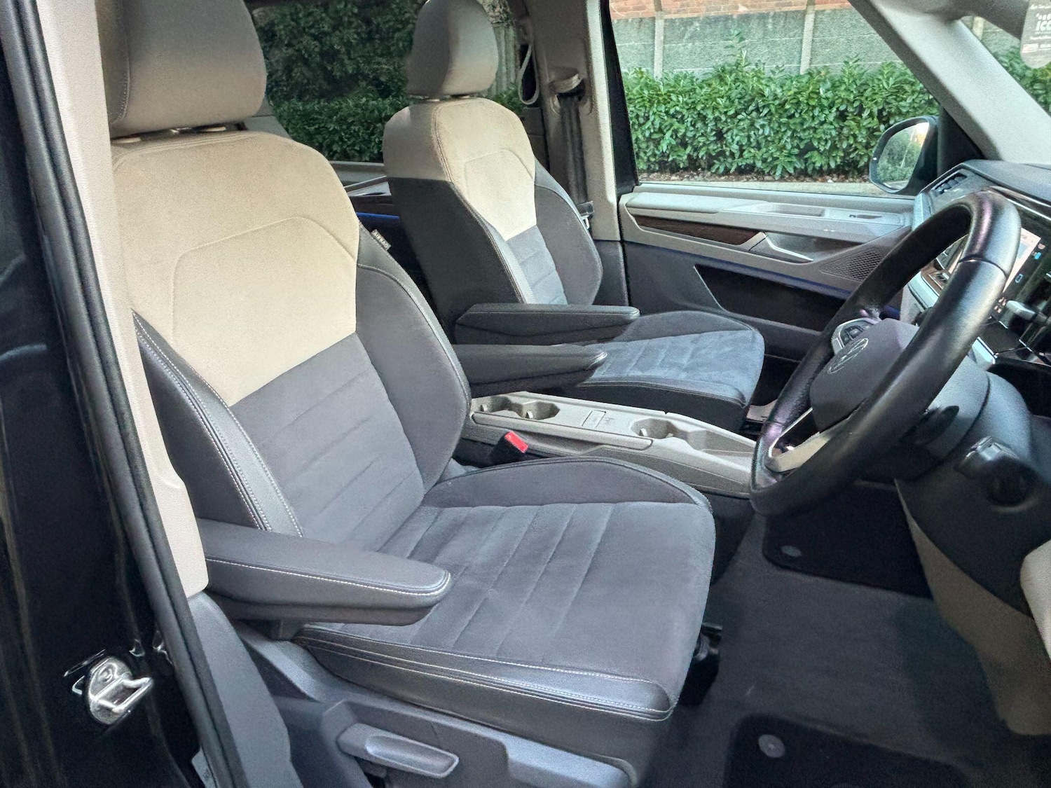 Used Volkswagen Multivan 2023 for sale - 77052441: Photo 15