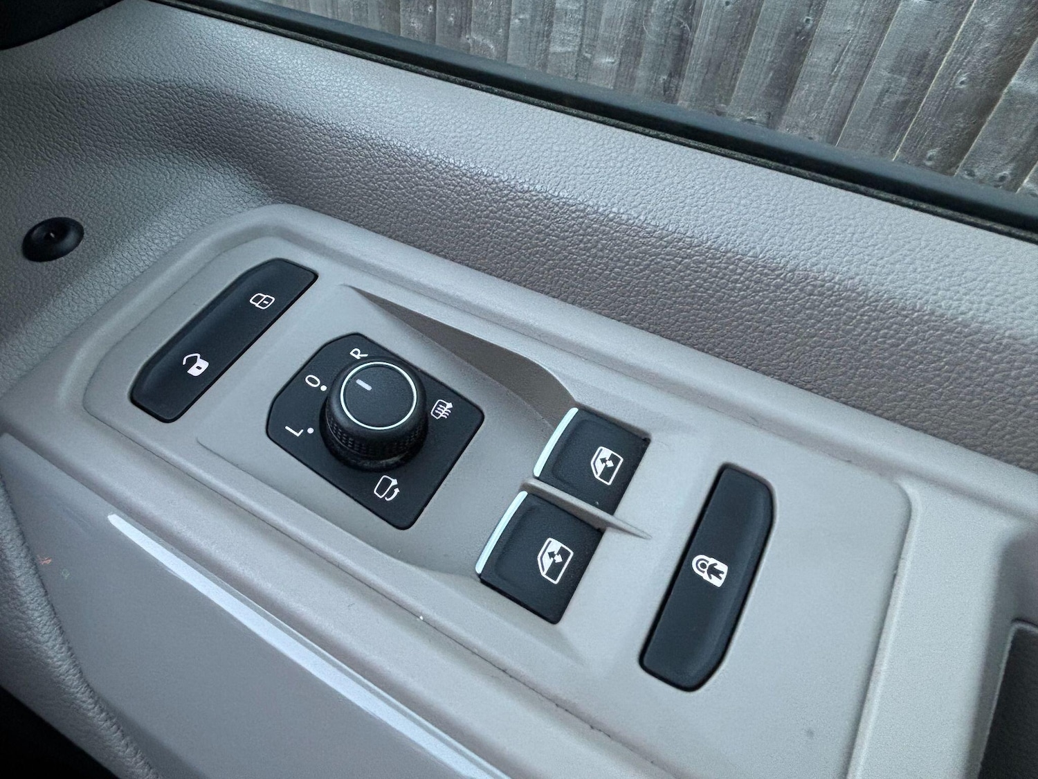 Used Volkswagen Multivan 2023 for sale - 77052441: Photo 24