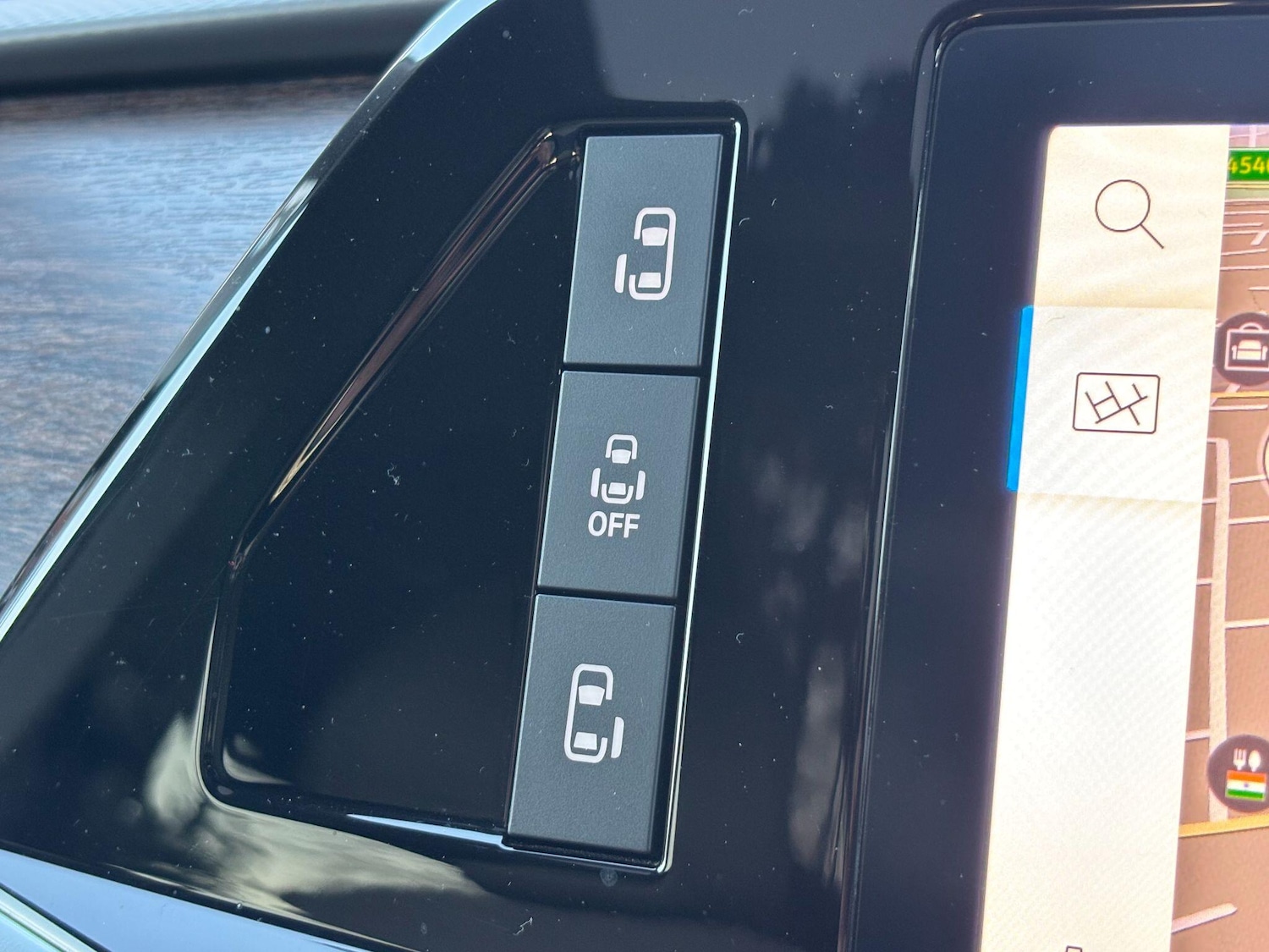 Used Volkswagen Multivan 2023 for sale - 77052441: Photo 25