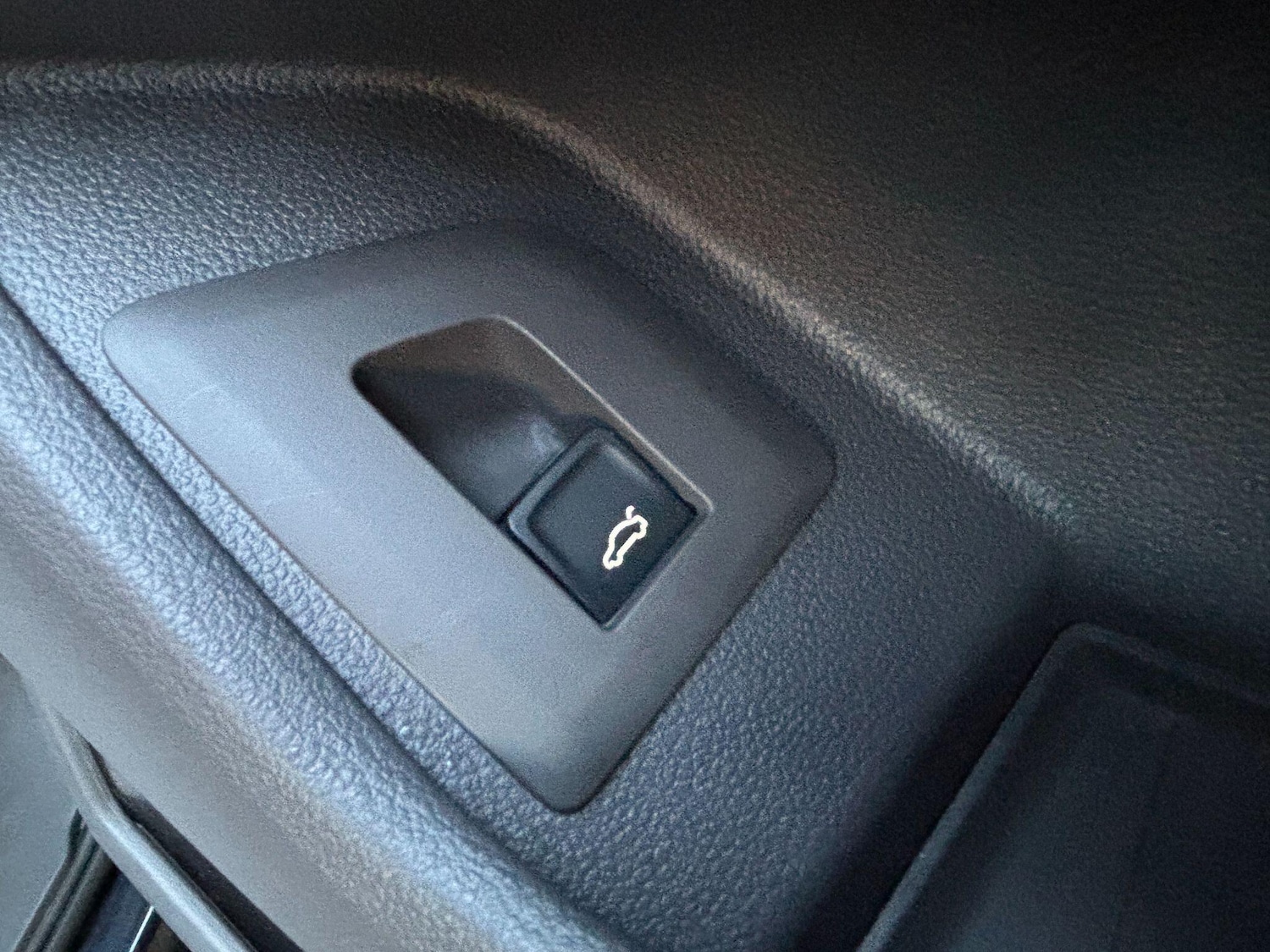 Used Volkswagen Multivan 2023 for sale - 77052441: Photo 28