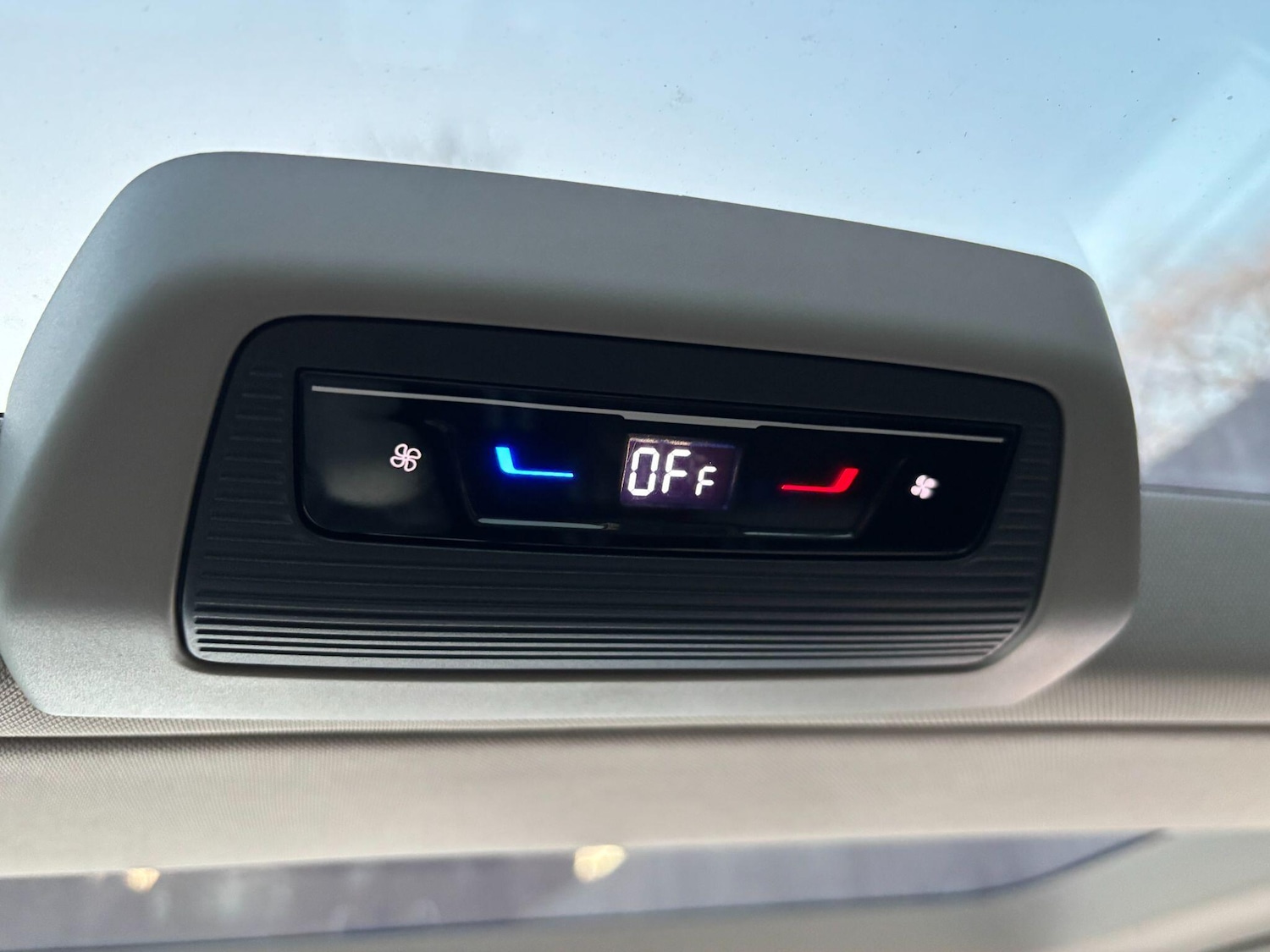 Used Volkswagen Multivan 2023 for sale - 77052441: Photo 32