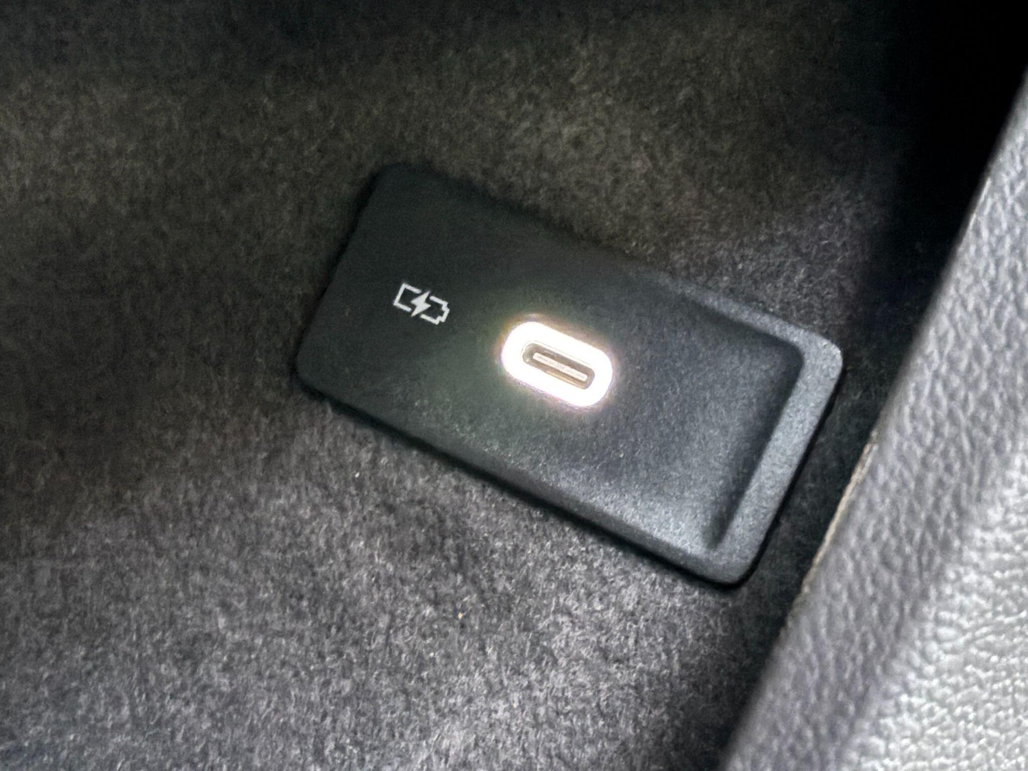 Used Volkswagen Multivan 2023 for sale - 77052441: Photo 35