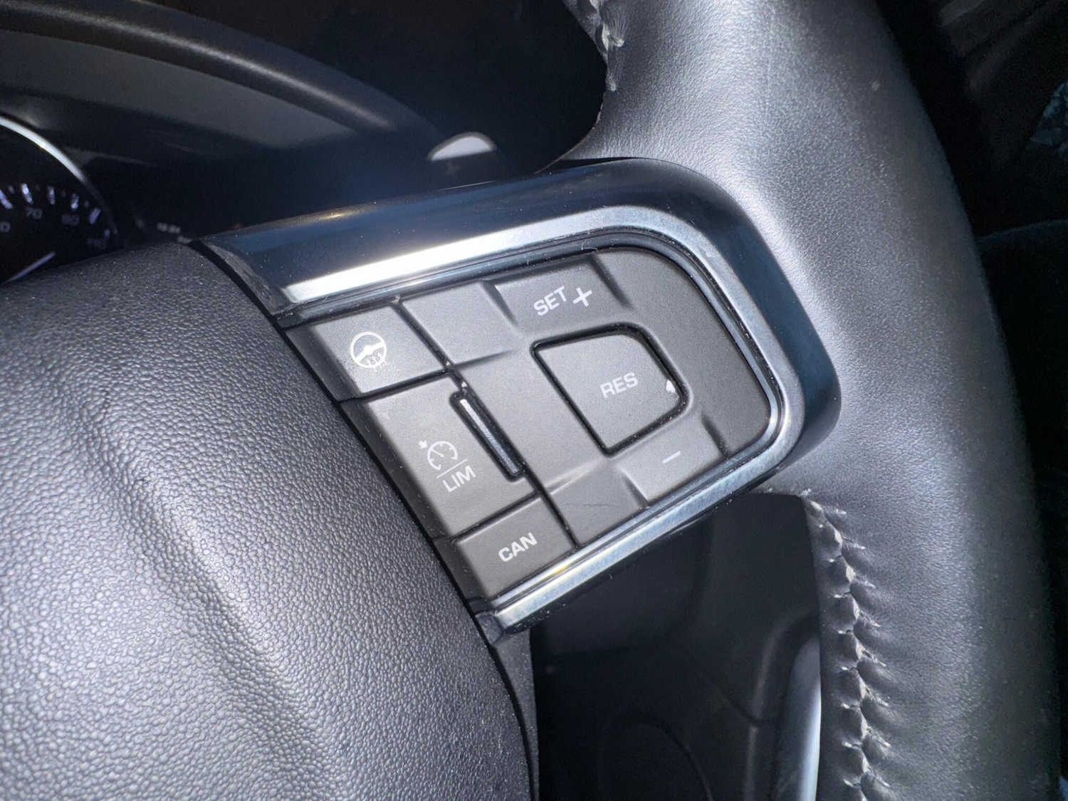 Used Land Rover Discovery Sport 2015 for sale - 77524098: Photo 15