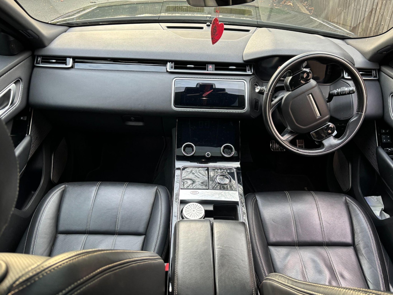 Used Land Rover Range Rover Velar 2019 for sale - 76865338: Photo 10