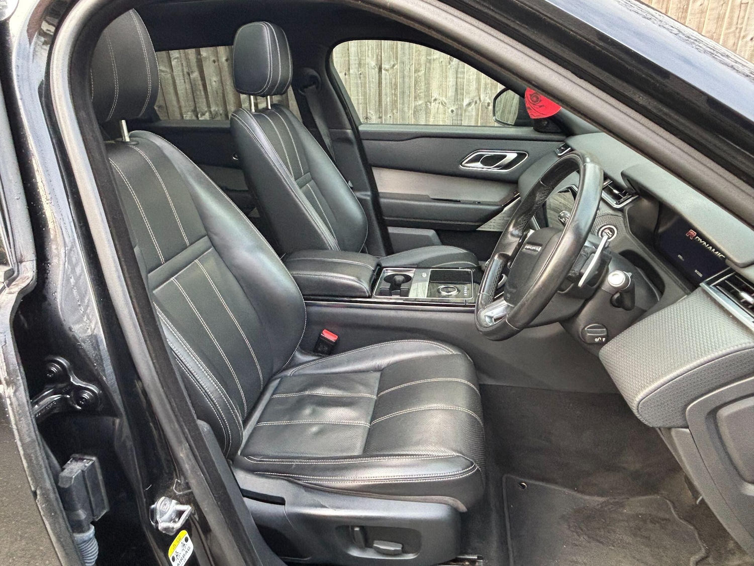 Used Land Rover Range Rover Velar 2019 for sale - 76865338: Photo 11