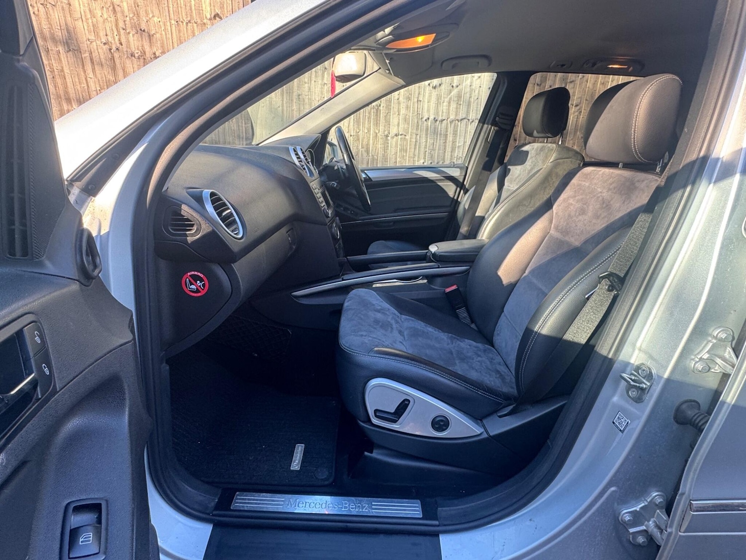 Used Mercedes-Benz M Class 2010 for sale - 76850214: Photo 17