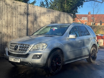 Used Mercedes-Benz M Class 2010 for sale - 76850214: Photo