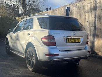 Used Mercedes-Benz M Class 2010 for sale - 76850214: Photo