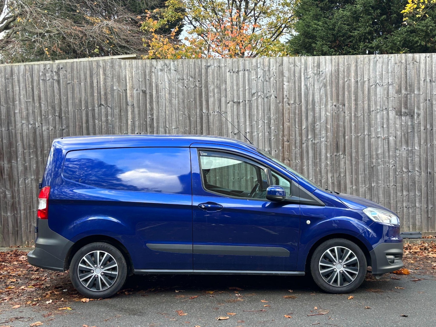 Used Ford Transit Courier 2017 for sale - 76513022: Photo 4