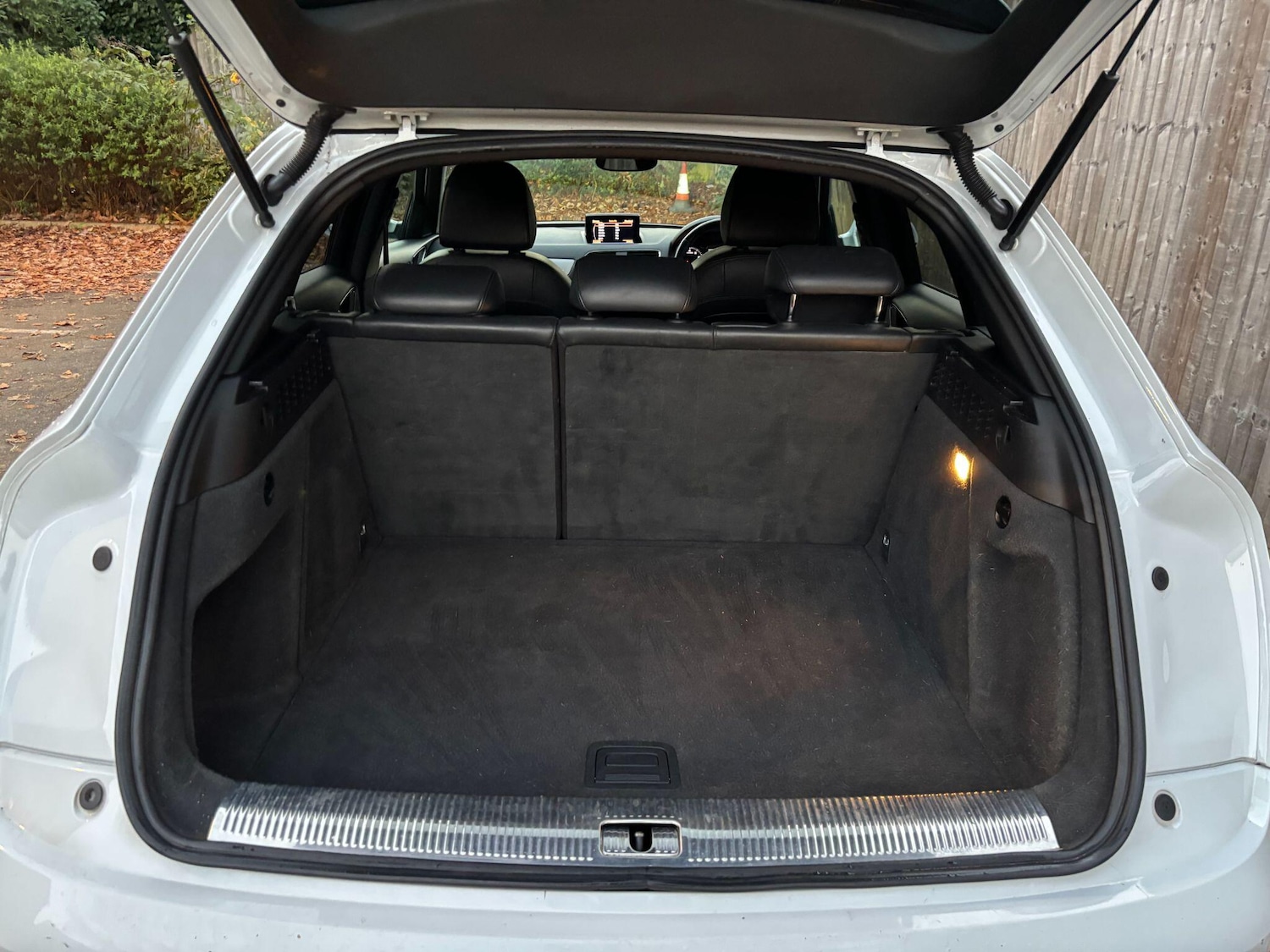 Used Audi Q3 2012 for sale - 76620389: Photo 15