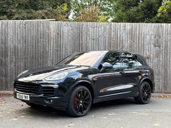 Used Porsche Cayenne 2016 for sale - 76136968: Photo 2