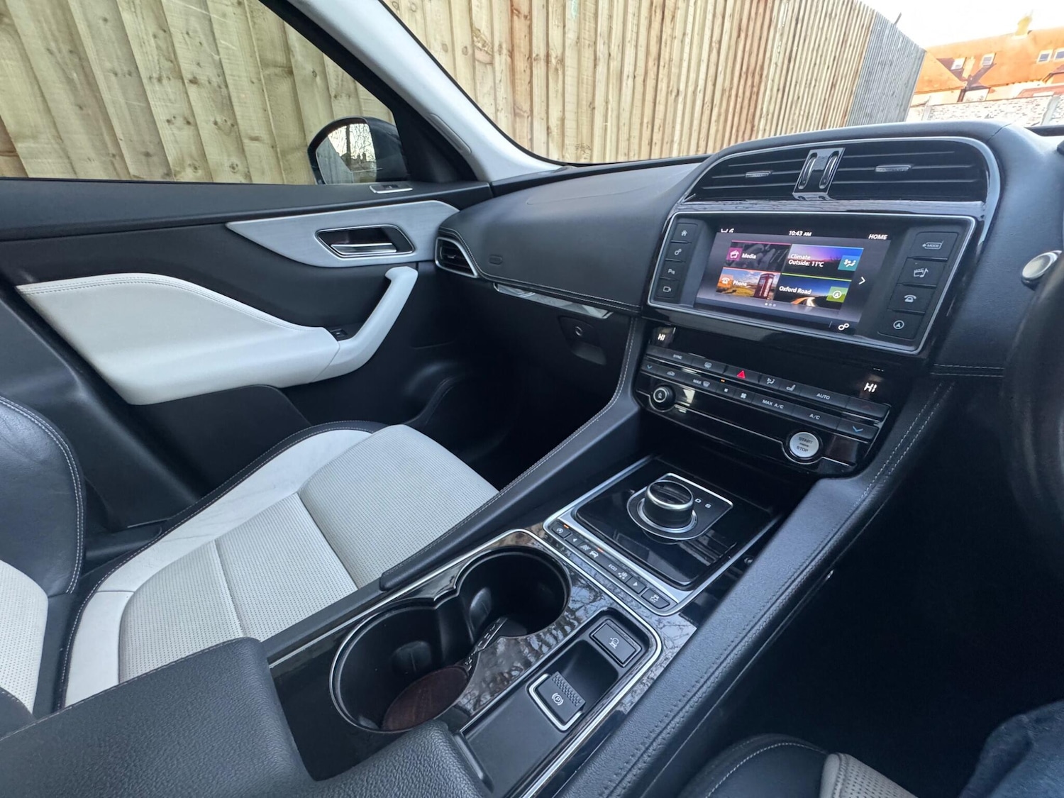 Used Jaguar F-Pace 2016 for sale - 77683304: Photo 12