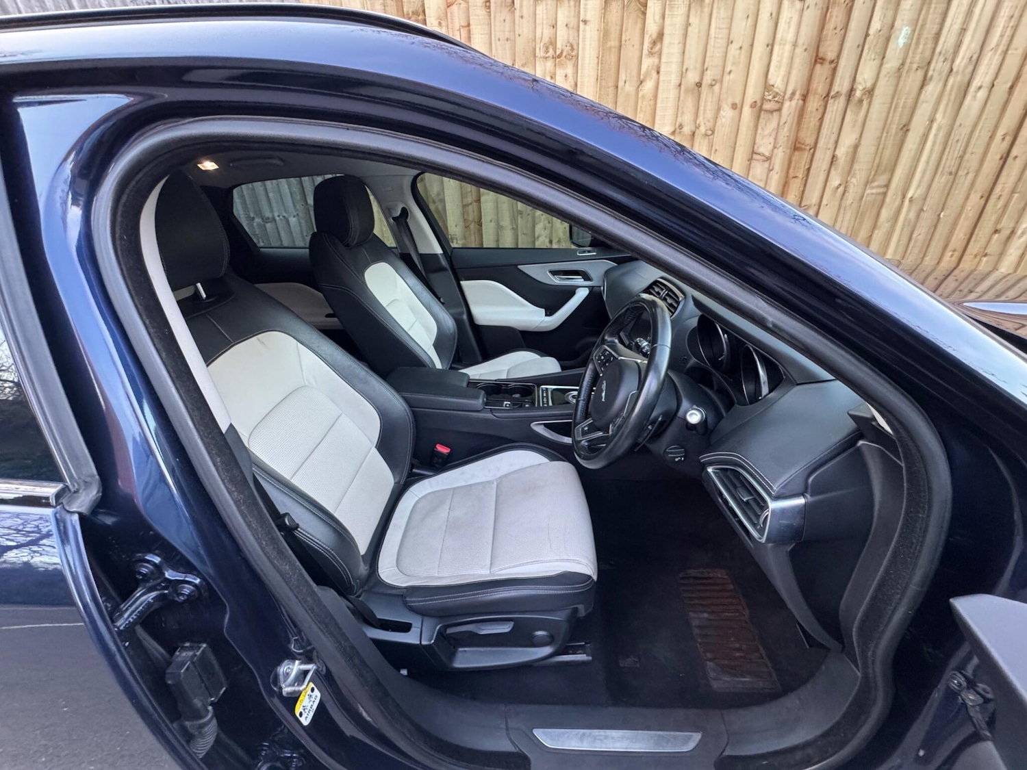 Used Jaguar F-Pace 2016 for sale - 77683304: Photo 14