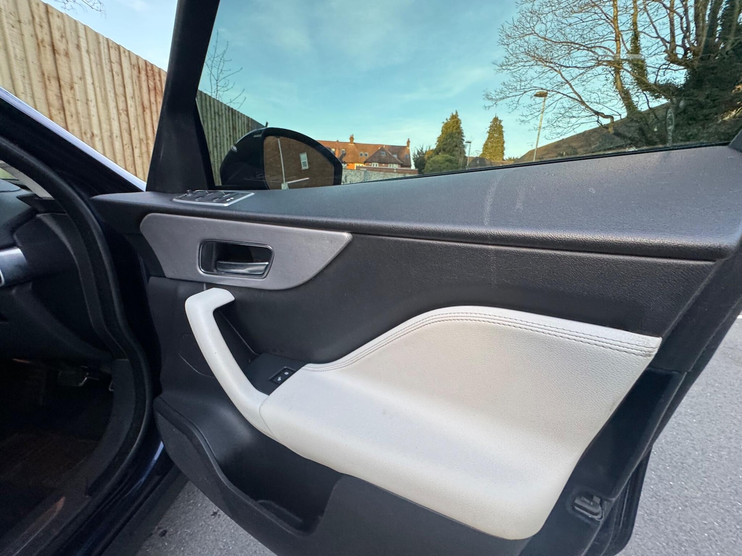 Used Jaguar F-Pace 2016 for sale - 77683304: Photo 16