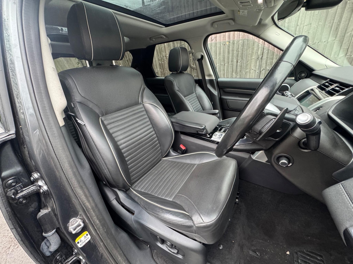 Used Land Rover Discovery 2017 for sale - 76743071: Photo 14