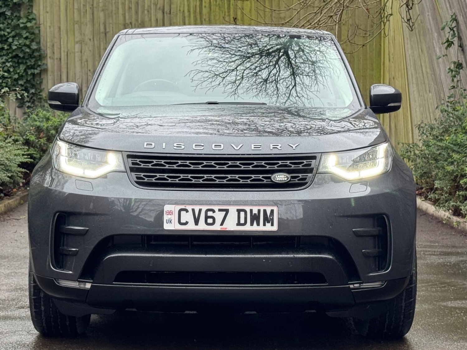 Used Land Rover Discovery 2017 for sale - 76743071: Photo 2