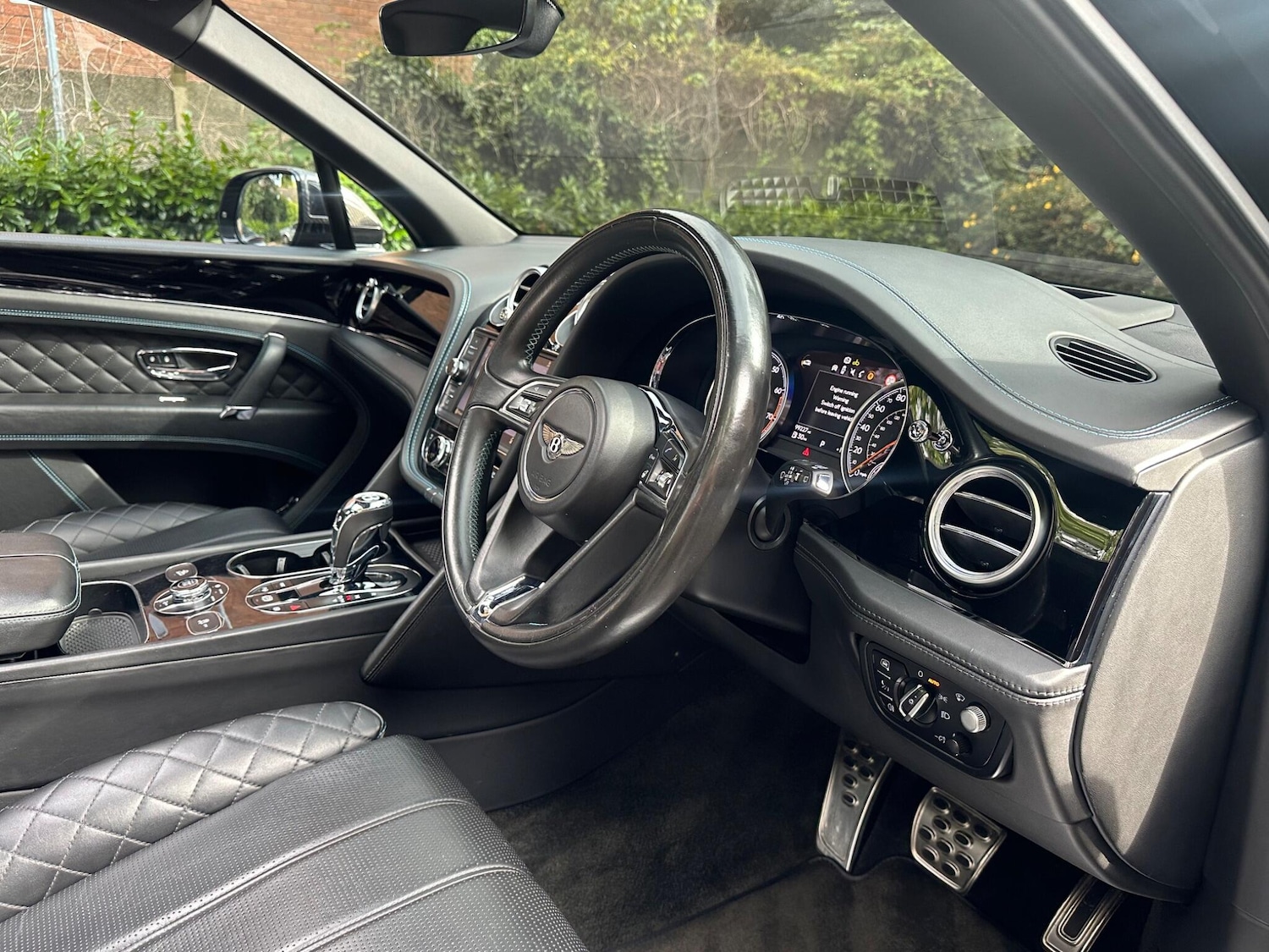 Used Bentley Bentayga 2017 for sale - 76714329: Photo 11