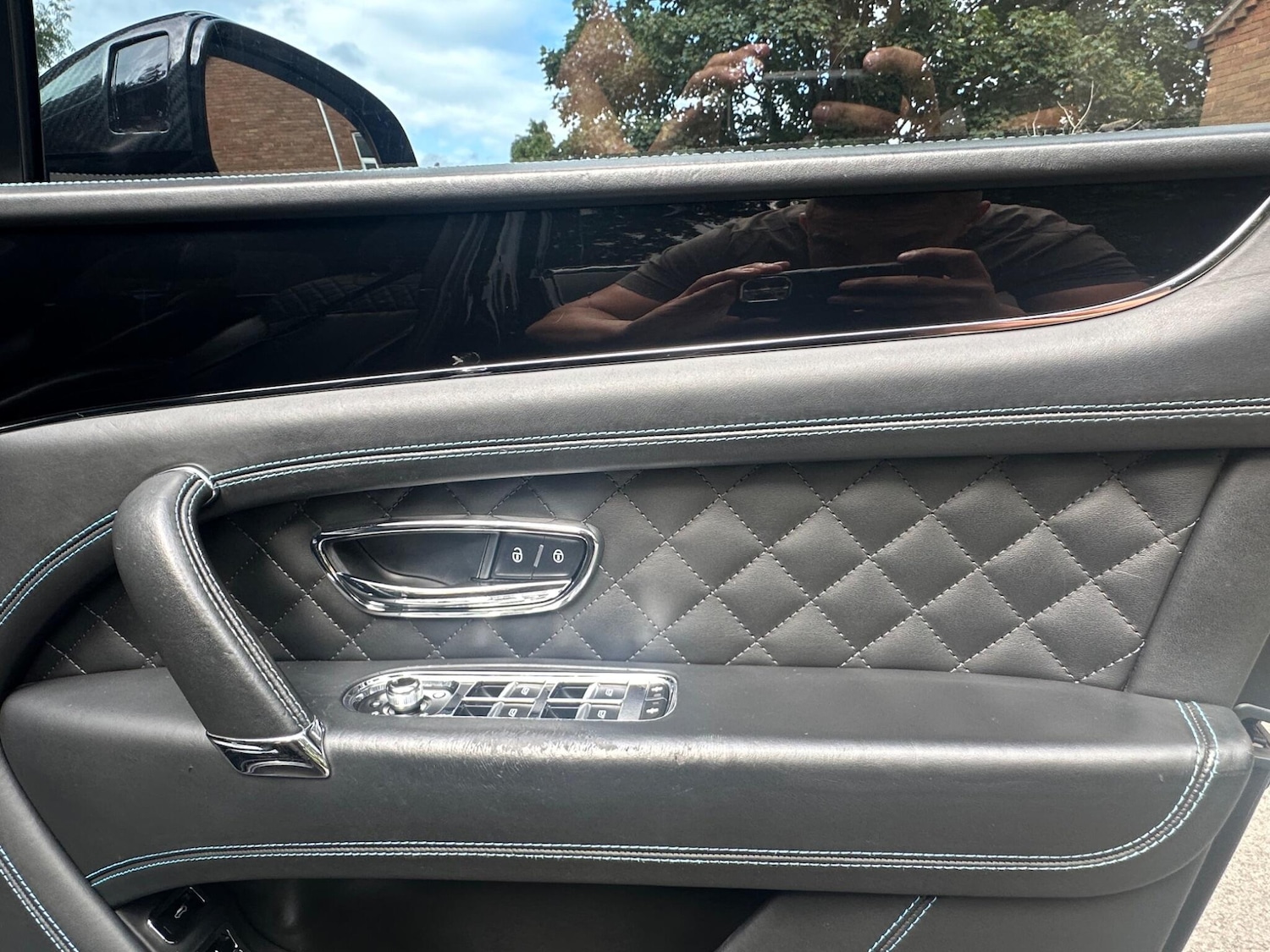 Used Bentley Bentayga 2017 for sale - 76714329: Photo 15