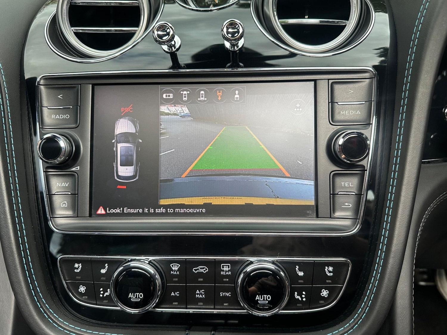 Used Bentley Bentayga 2017 for sale - 76714329: Photo 16