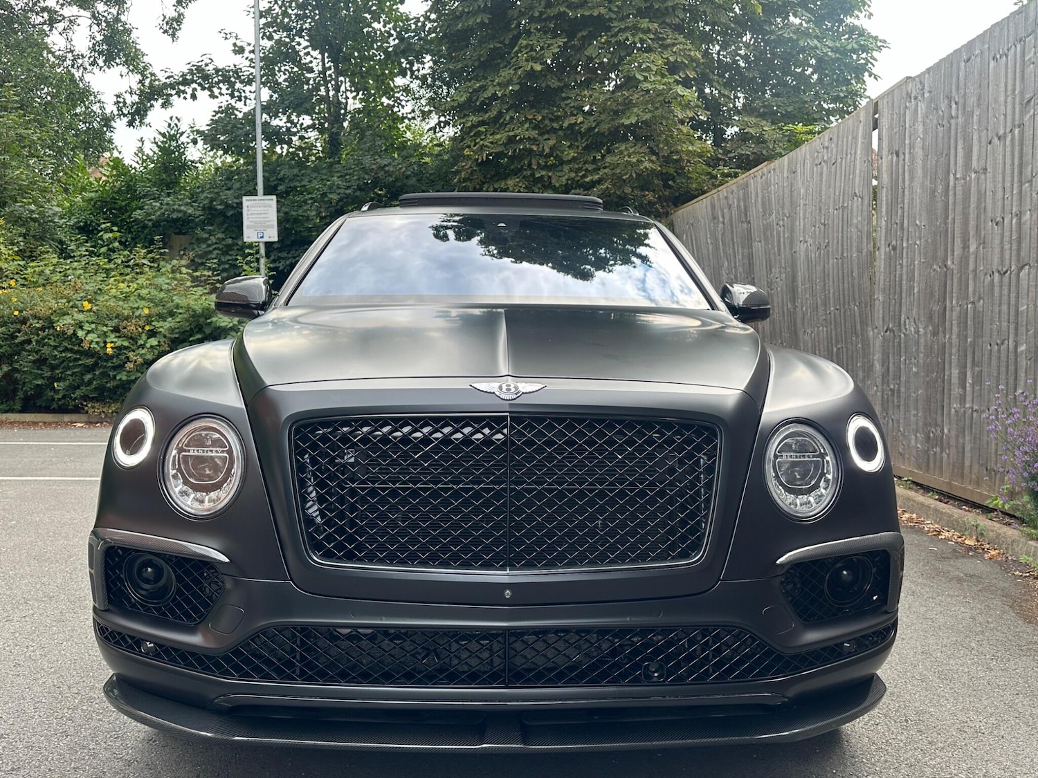 Used Bentley Bentayga 2017 for sale - 76714329: Photo 2