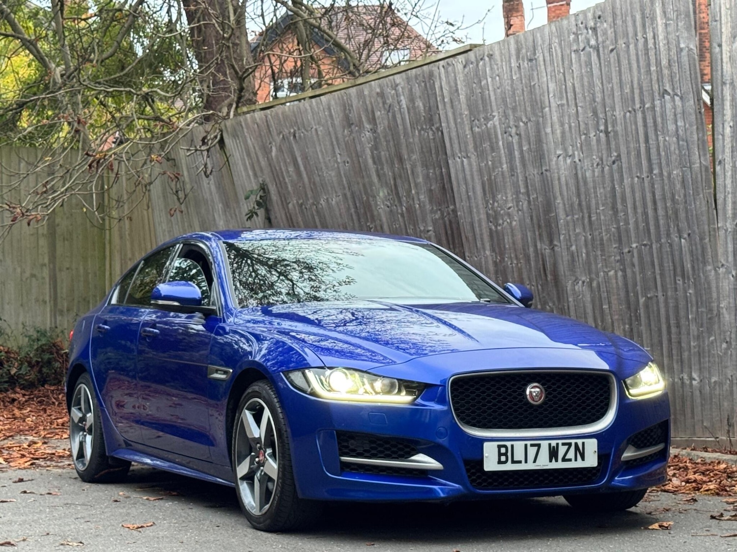Used Jaguar XE 2017 for sale - 76377743: Photo 1
