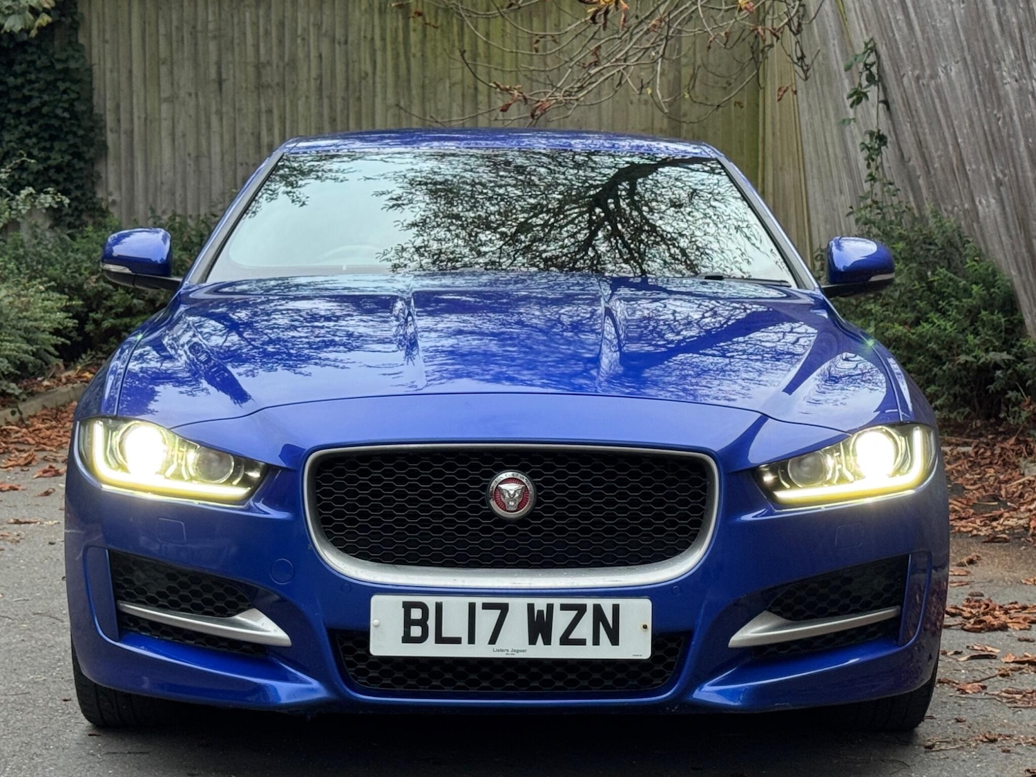 Used Jaguar XE 2017 for sale - 76377743: Photo 2