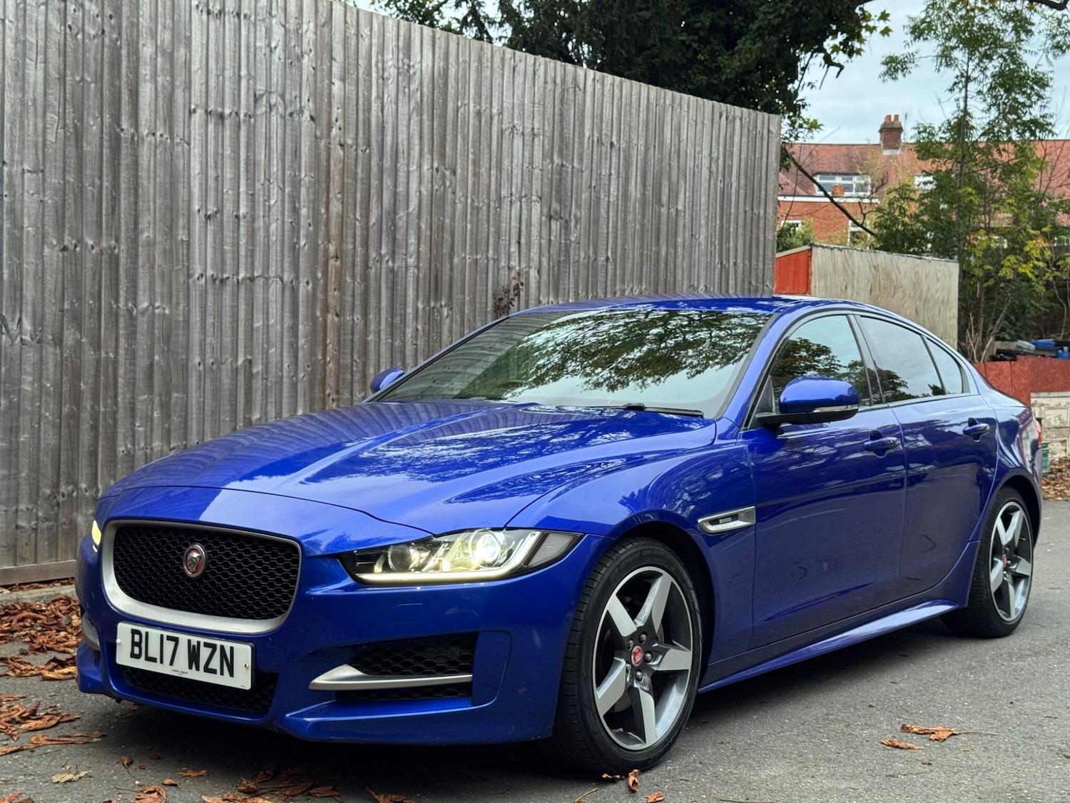 Used Jaguar XE 2017 for sale - 76377743: Photo 3