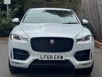 Used Jaguar F-Pace 2018 for sale - 76109500: Photo