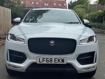 Used Jaguar F-Pace 2018 for sale - 76109500: Photo