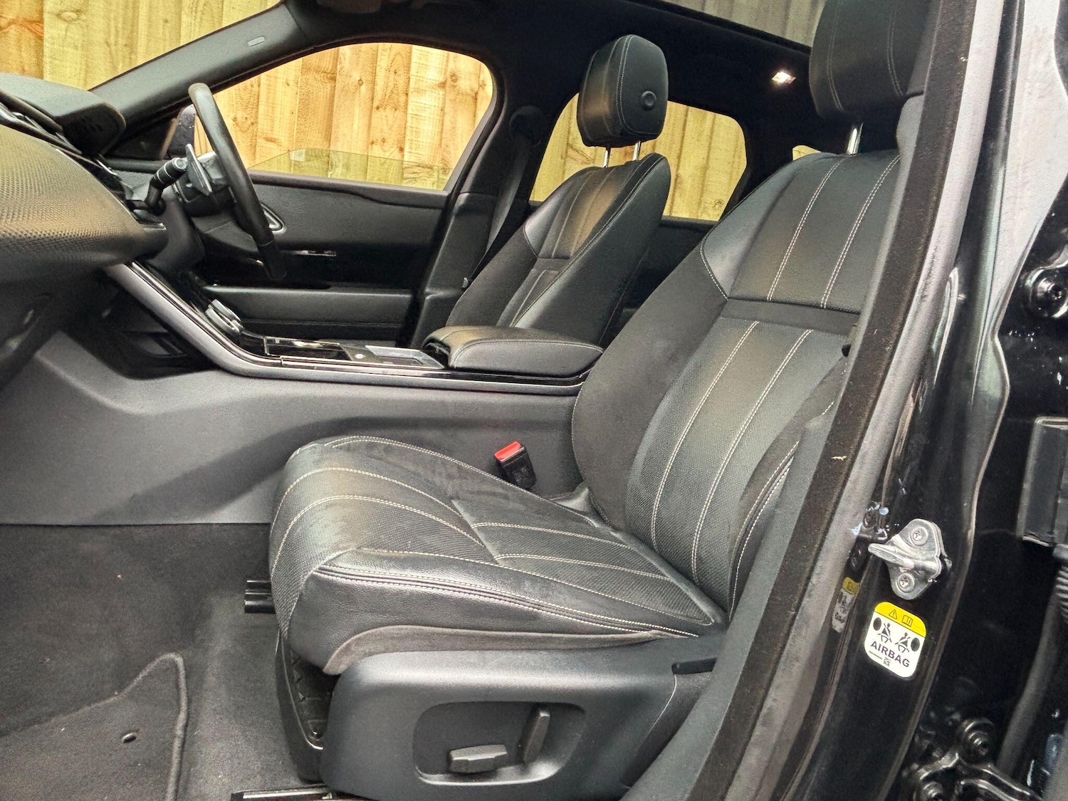 Used Land Rover Range Rover Velar 2019 for sale - 77144372: Photo 11