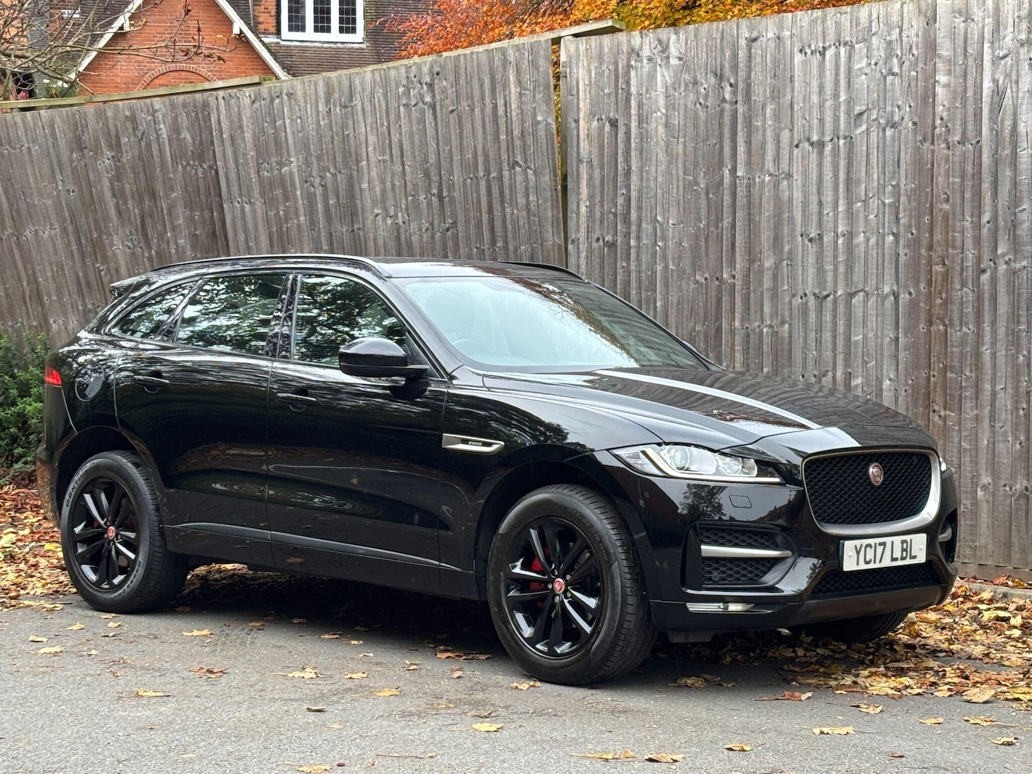 Used Jaguar F-Pace 2017 for sale - 76381083: Photo 1