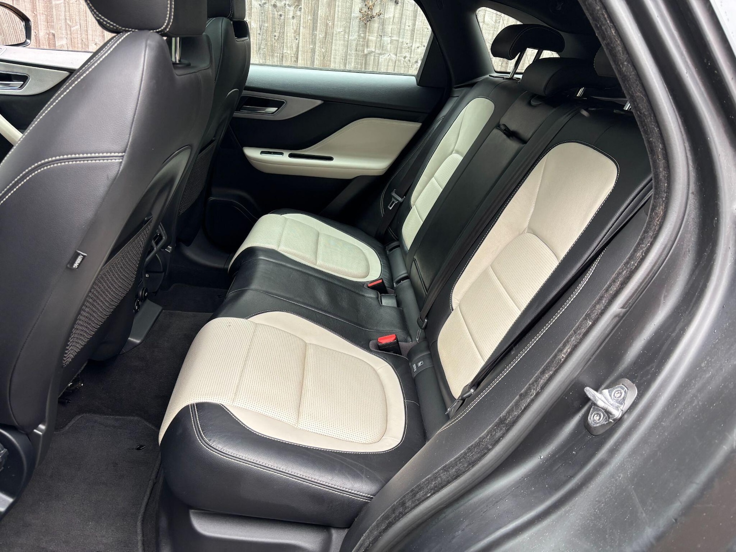 Used Jaguar F-Pace 2017 for sale - 76381083: Photo 17