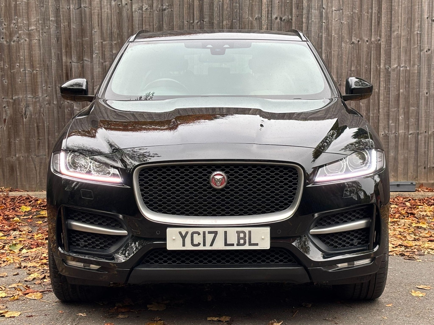 Used Jaguar F-Pace 2017 for sale - 76381083: Photo 3