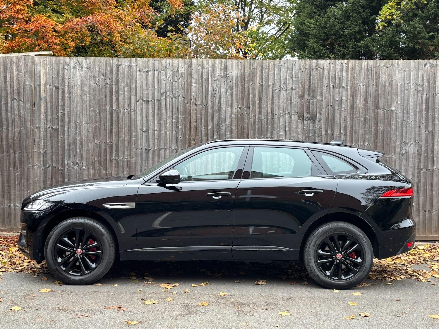Used Jaguar F-Pace 2017 for sale - 76381083: Photo 4