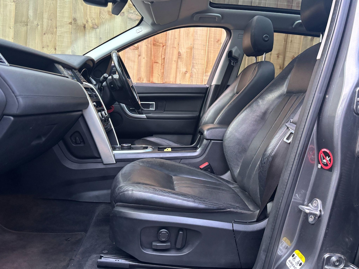 Used Land Rover Discovery Sport 2016 for sale - 77331883: Photo 11