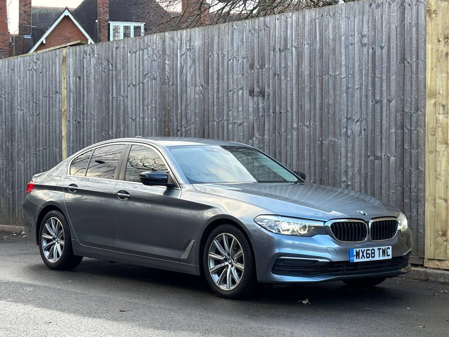 Used BMW 5 Series 2018 for sale - 77130678: Photo 2