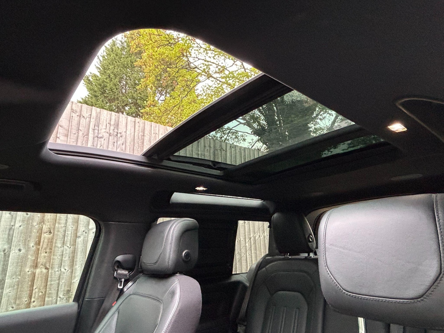 Used Land Rover Defender 90 2021 for sale - 76667475: Photo 11