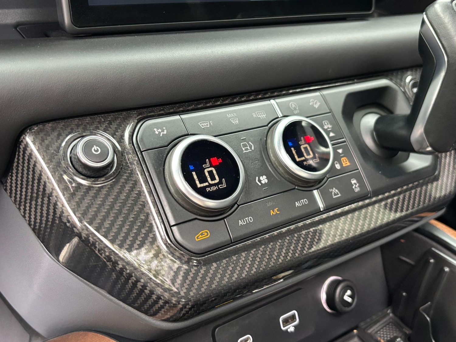 Used Land Rover Defender 90 2021 for sale - 76667475: Photo 15