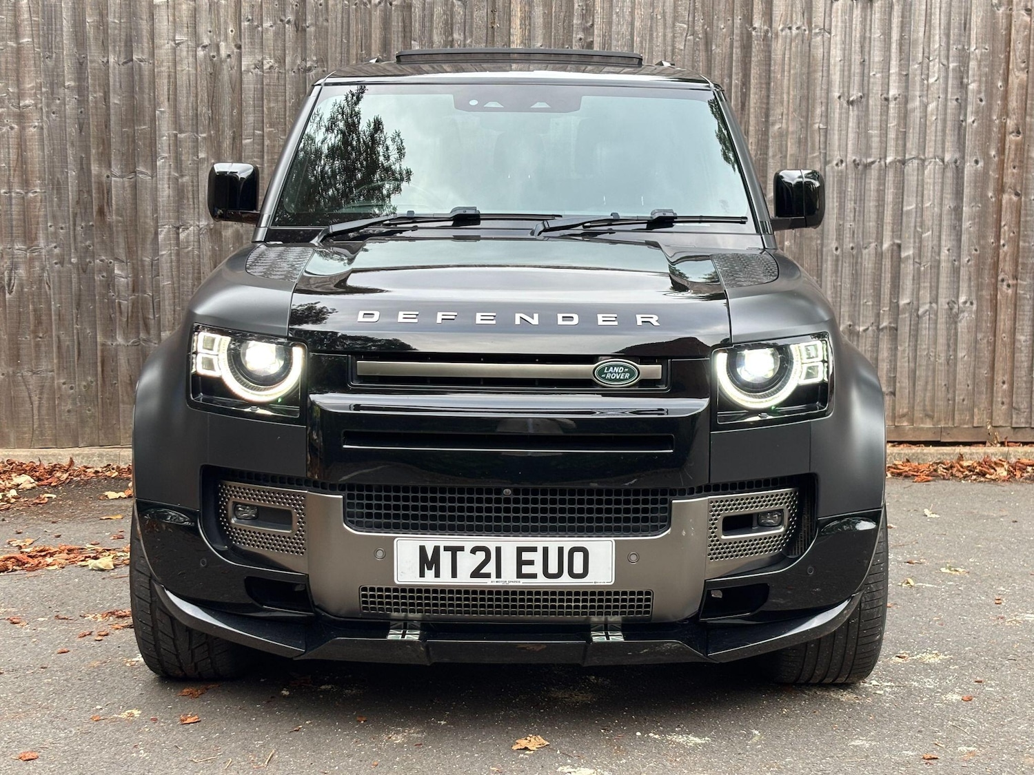 Used Land Rover Defender 90 2021 for sale - 76667475: Photo 2