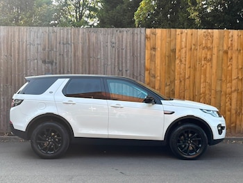 Used Land Rover Discovery Sport 2017 for sale - 79362621: Photo