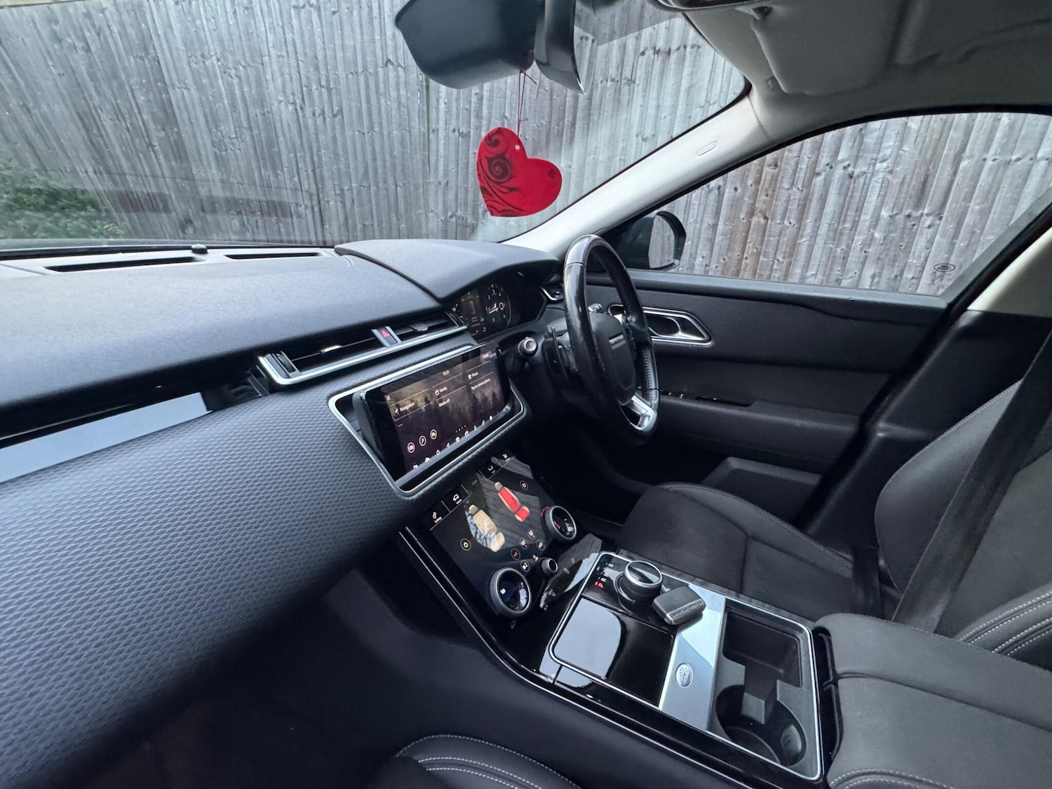 Used Land Rover Range Rover Velar 2018 for sale - 76991862: Photo 10